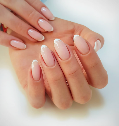 French nails manicure